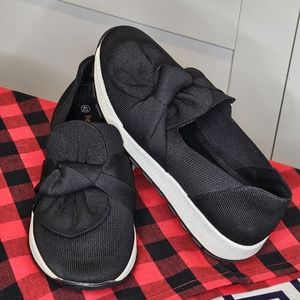 Bernie Mev. Crane Women's Shoe Canvas Bow